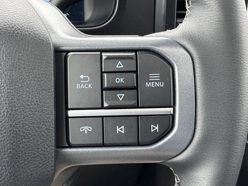 Ford Super Duty F-250 SRW Vehicle Full-screen Gallery Image 20