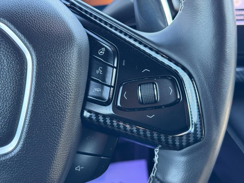 Chevrolet Corvette Vehicle Full-screen Gallery Image 20