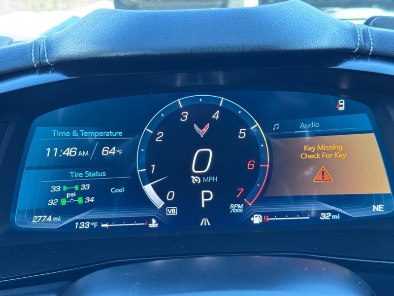 Chevrolet Corvette Vehicle Full-screen Gallery Image 21