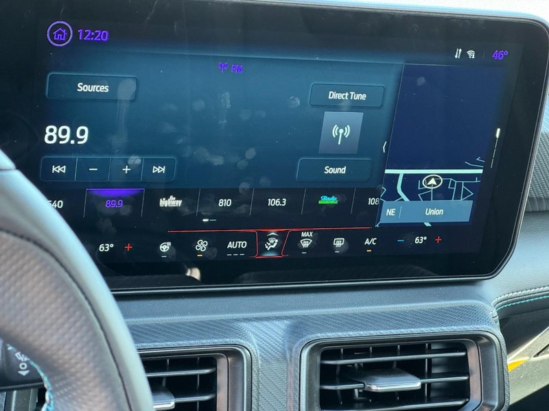 Ford Mustang Vehicle Full-screen Gallery Image 10