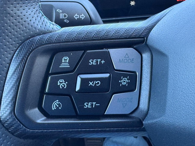 Ford Mustang Vehicle Full-screen Gallery Image 15