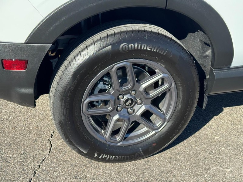 Ford Bronco Sport Vehicle Full-screen Gallery Image 04