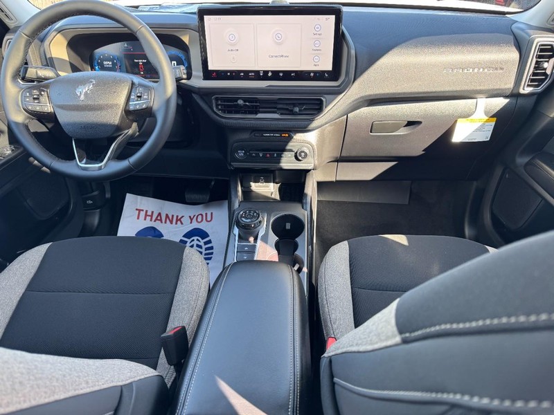 Ford Bronco Sport Vehicle Full-screen Gallery Image 06