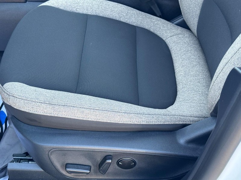 Ford Bronco Sport Vehicle Full-screen Gallery Image 11