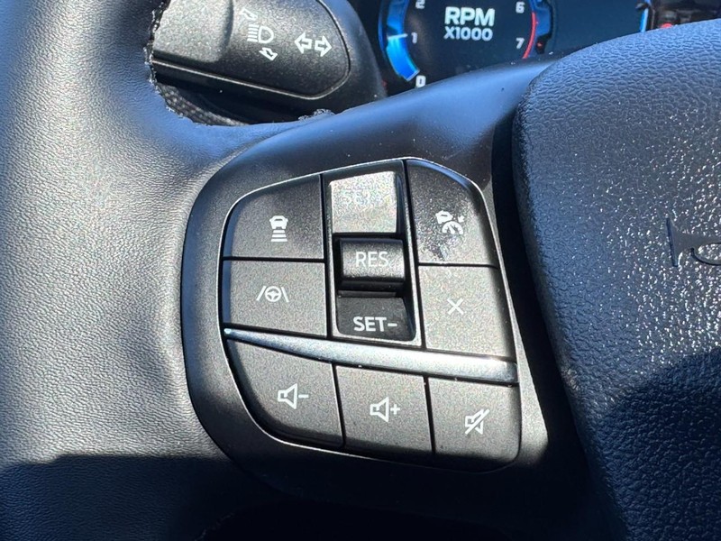 Ford Bronco Sport Vehicle Full-screen Gallery Image 13