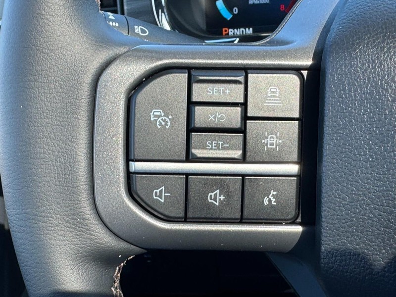 Ford F-150 Vehicle Full-screen Gallery Image 16