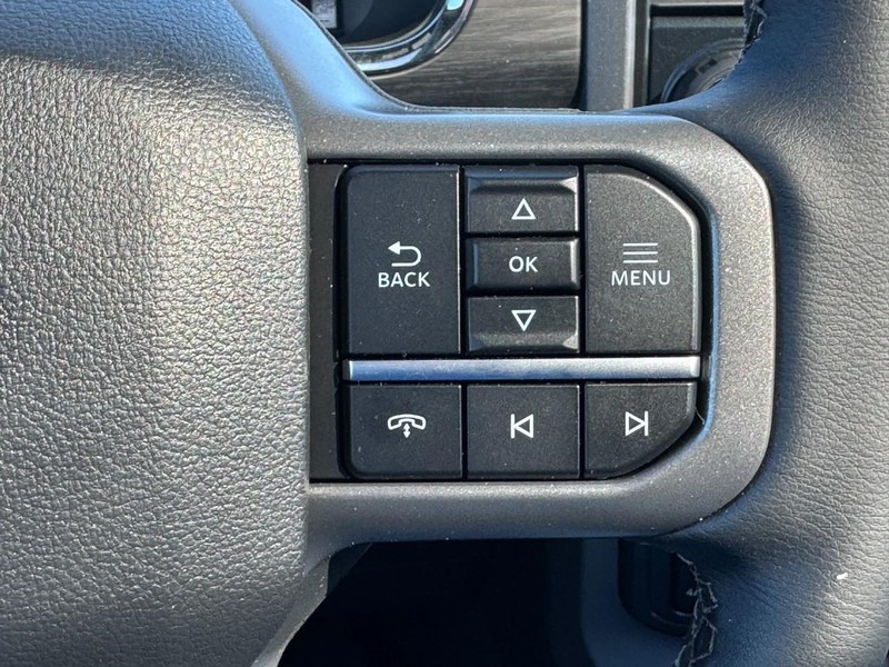 Ford F-150 Vehicle Full-screen Gallery Image 17