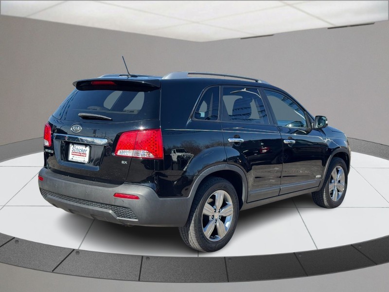 Kia Sorento Vehicle Full-screen Gallery Image 03