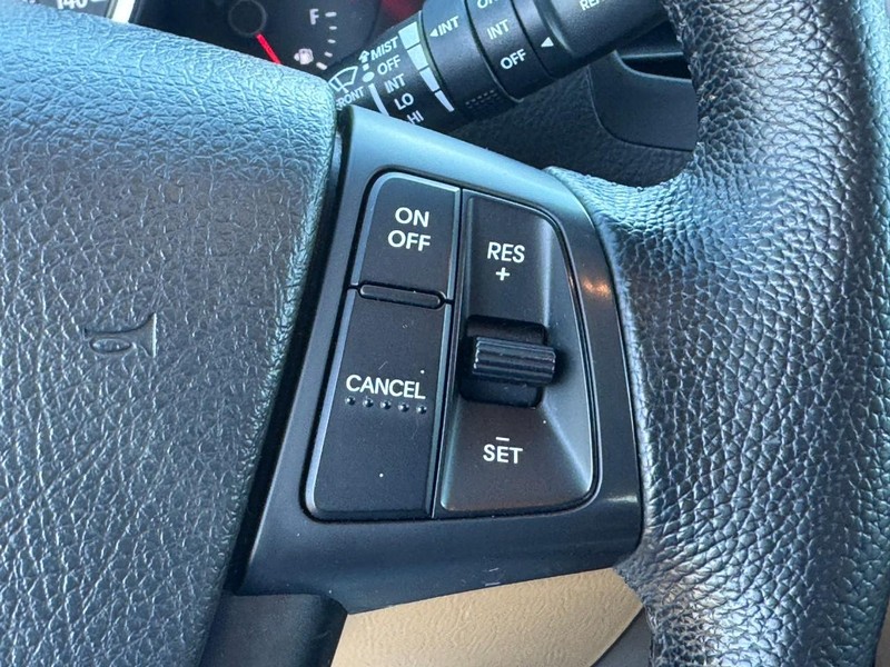 Kia Sorento Vehicle Full-screen Gallery Image 18