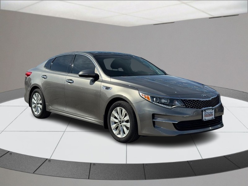 Kia Optima Vehicle Full-screen Gallery Image 02