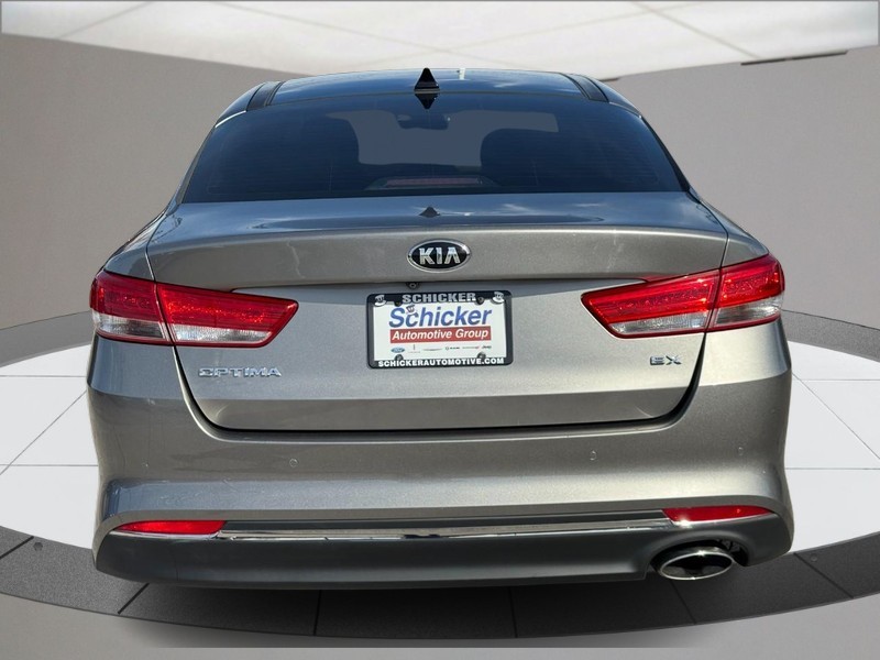 Kia Optima Vehicle Full-screen Gallery Image 04