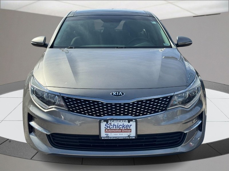 Kia Optima Vehicle Full-screen Gallery Image 09