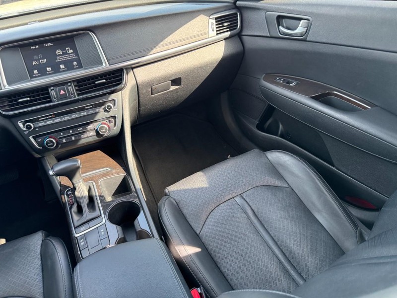 Kia Optima Vehicle Full-screen Gallery Image 15