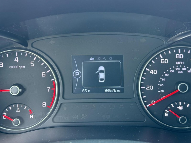 Kia Optima Vehicle Full-screen Gallery Image 19