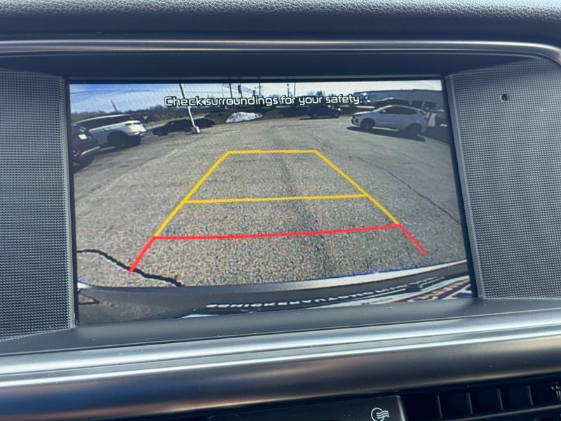 Kia Optima Vehicle Full-screen Gallery Image 20