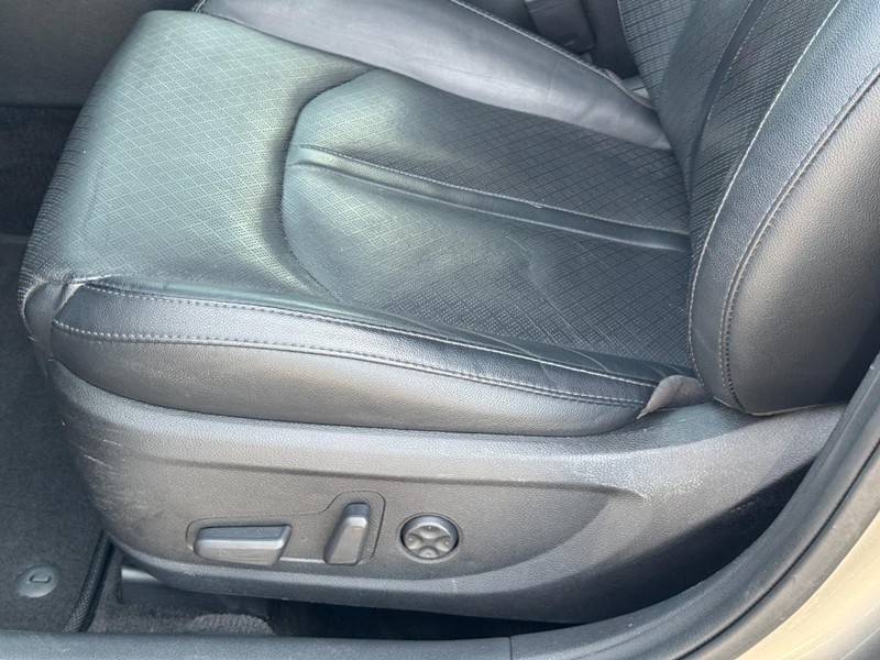 Kia Optima Vehicle Full-screen Gallery Image 24