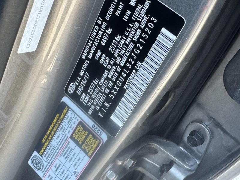 Kia Optima Vehicle Full-screen Gallery Image 25