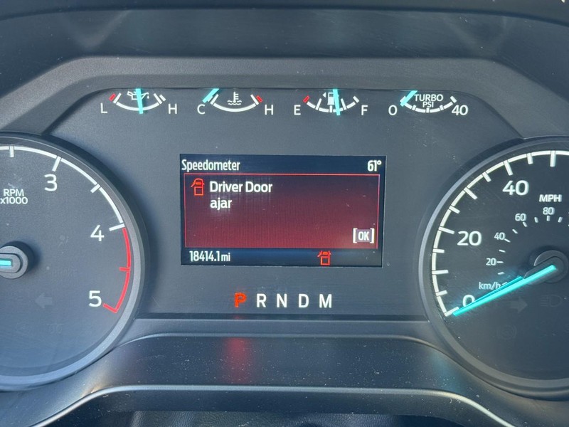 Ford Super Duty F-350 SRW Vehicle Full-screen Gallery Image 21