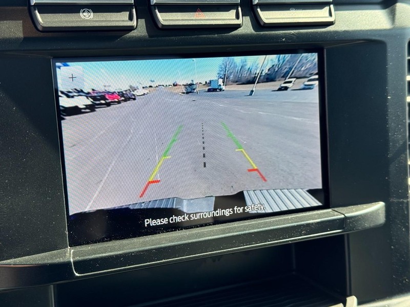 Ford Super Duty F-350 SRW Vehicle Full-screen Gallery Image 23