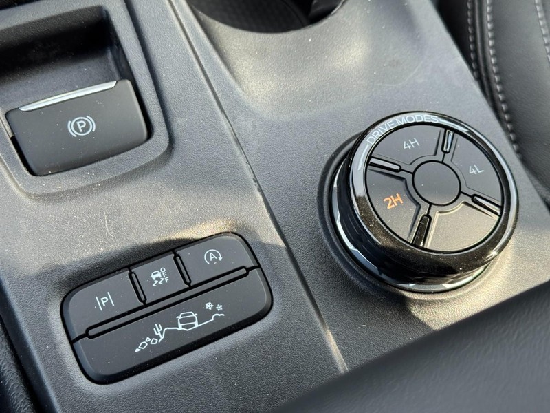 Ford Ranger Vehicle Full-screen Gallery Image 16