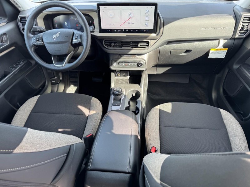 Ford Bronco Sport Vehicle Full-screen Gallery Image 06