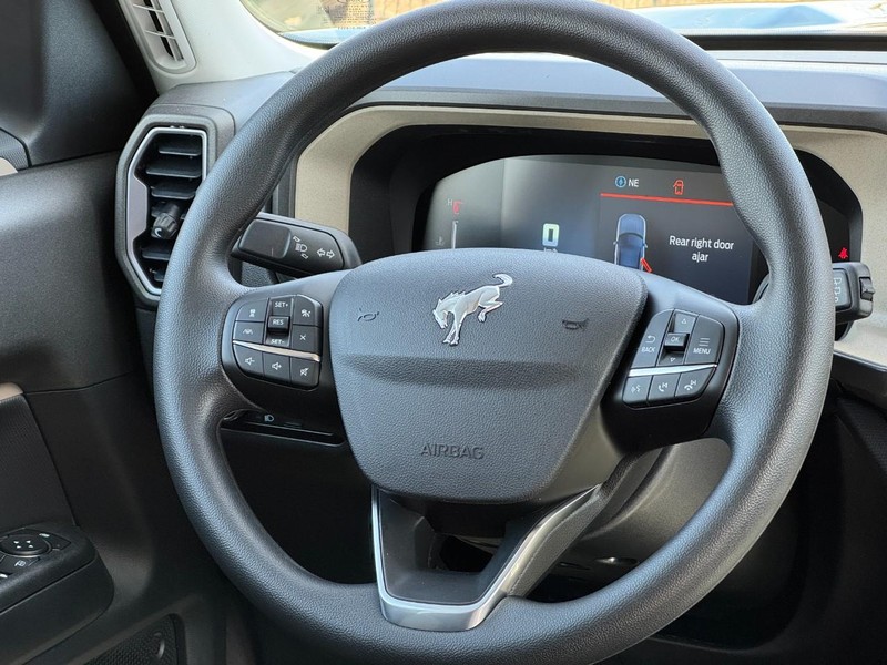 Ford Bronco Sport Vehicle Full-screen Gallery Image 07