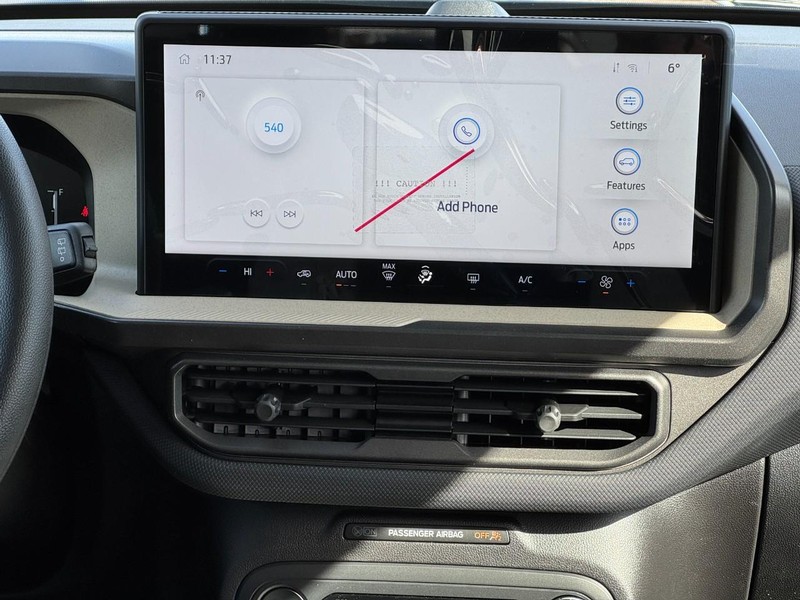 Ford Bronco Sport Vehicle Full-screen Gallery Image 08