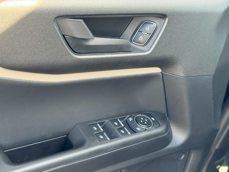 Ford Bronco Sport Vehicle Full-screen Gallery Image 11