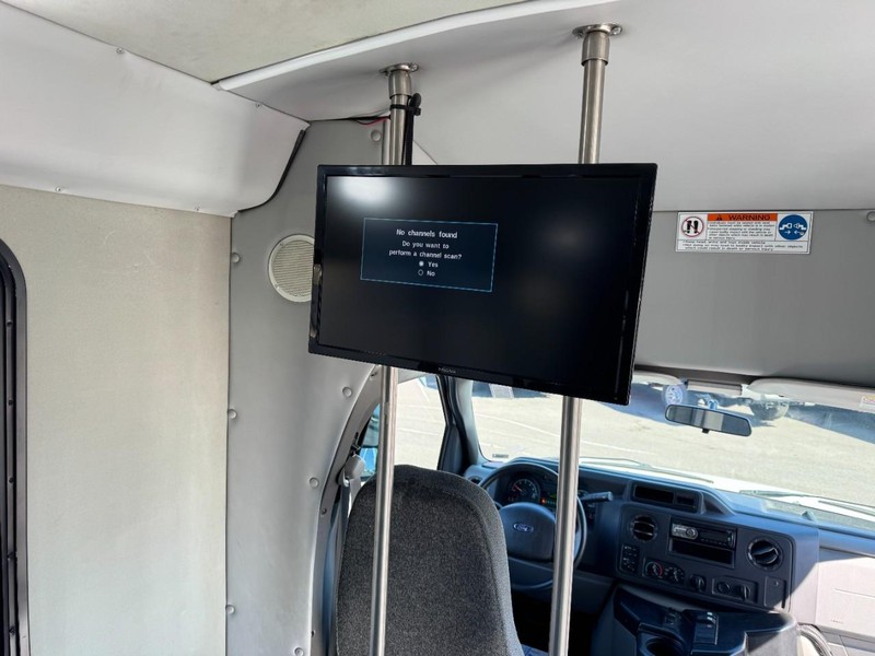 Ford Econoline Commercial Cutaway Vehicle Full-screen Gallery Image 10