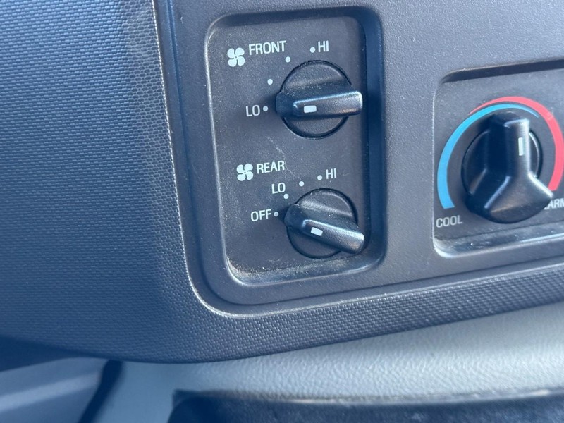 Ford Econoline Commercial Cutaway Vehicle Full-screen Gallery Image 17