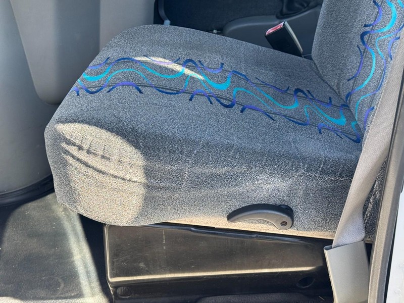 Ford Econoline Commercial Cutaway Vehicle Full-screen Gallery Image 21