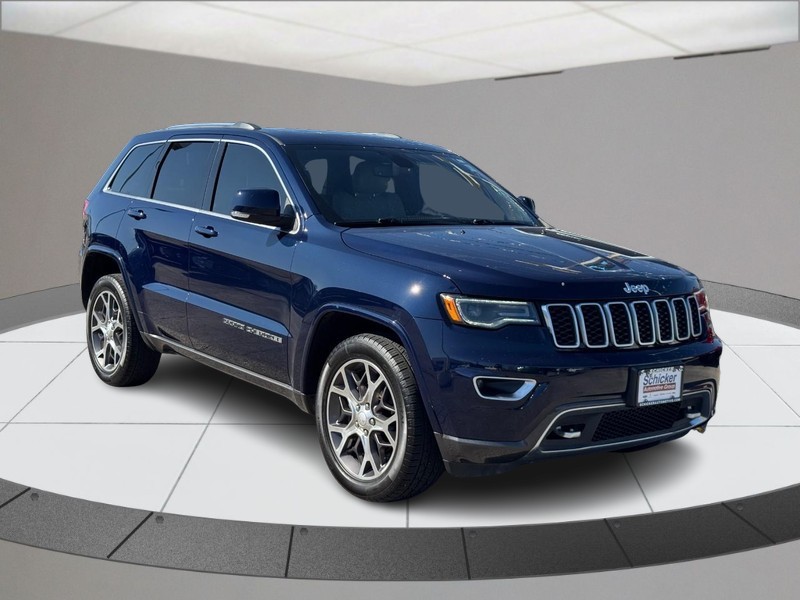 Jeep Grand Cherokee Vehicle Full-screen Gallery Image 02
