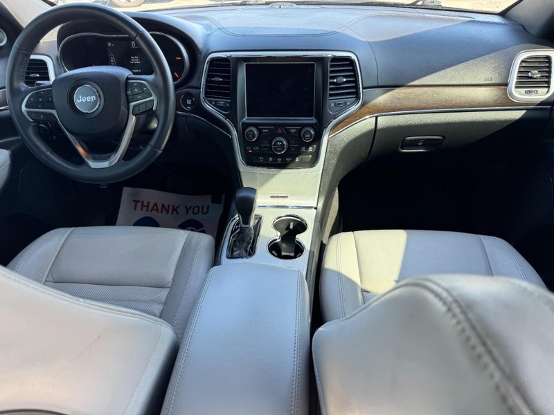 Jeep Grand Cherokee Vehicle Full-screen Gallery Image 11