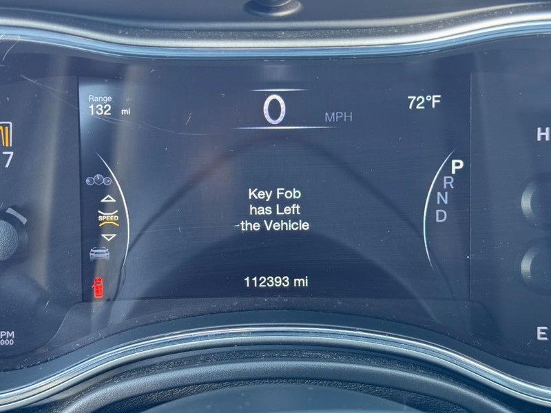 Jeep Grand Cherokee Vehicle Full-screen Gallery Image 19