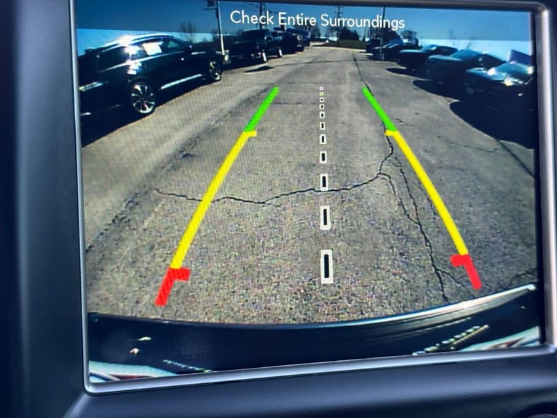 Jeep Grand Cherokee Vehicle Full-screen Gallery Image 22