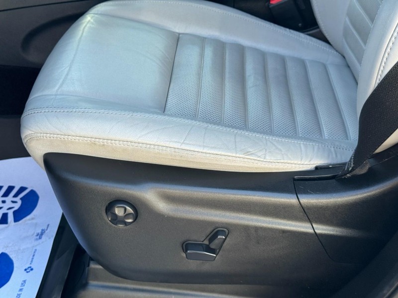 Jeep Grand Cherokee Vehicle Full-screen Gallery Image 26