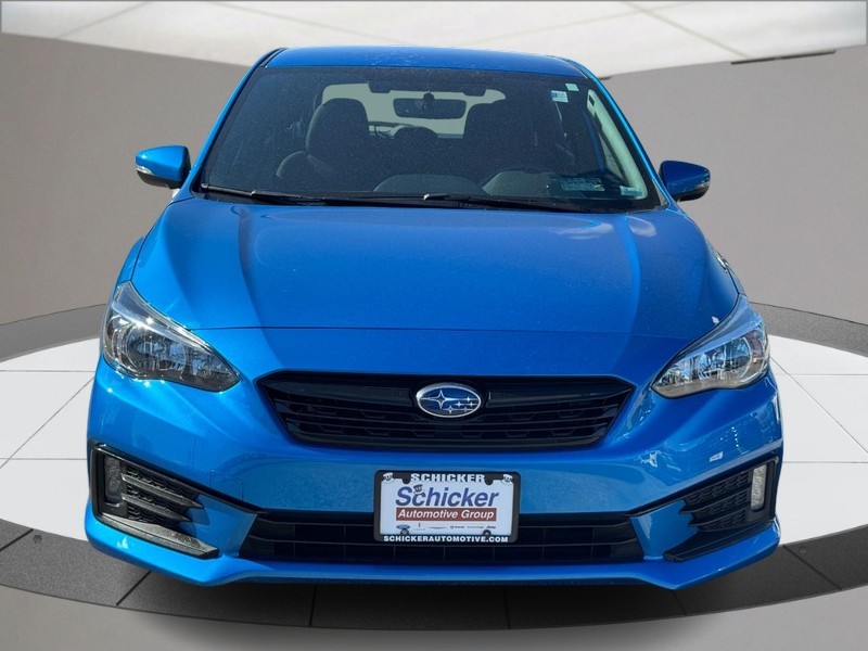 Subaru Impreza Vehicle Full-screen Gallery Image 09