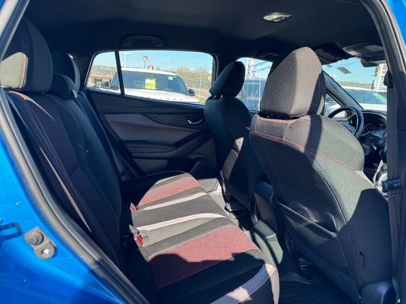 Subaru Impreza Vehicle Full-screen Gallery Image 10