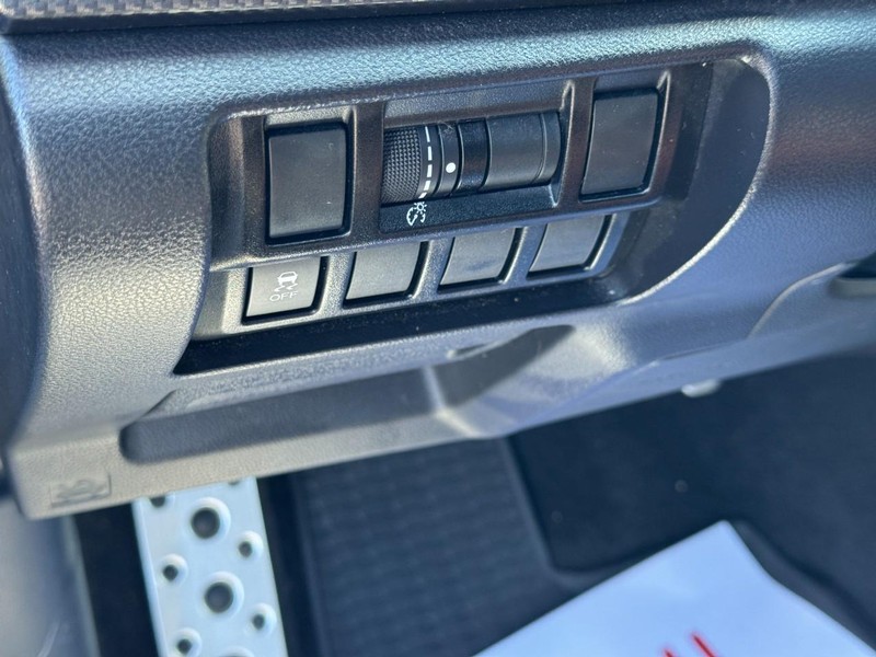 Subaru Impreza Vehicle Full-screen Gallery Image 16