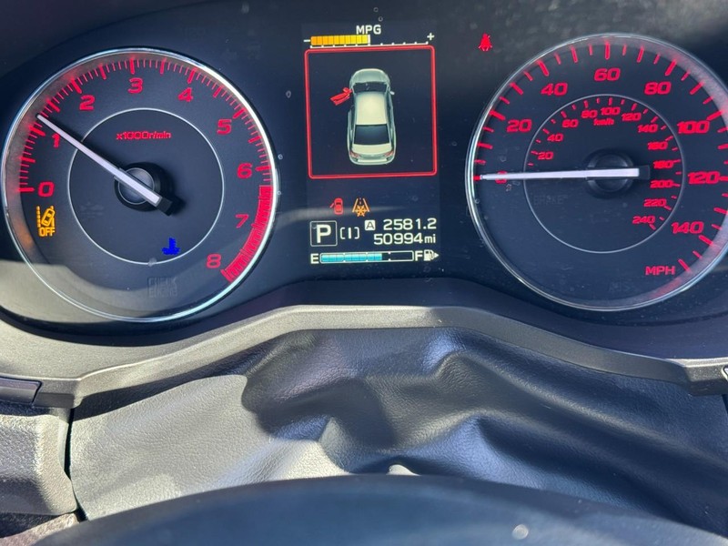 Subaru Impreza Vehicle Full-screen Gallery Image 19