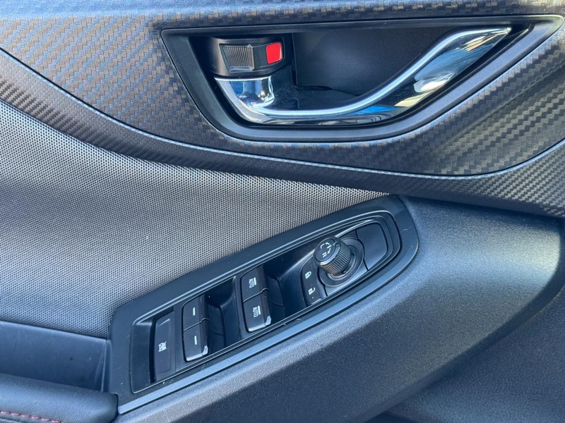 Subaru Impreza Vehicle Full-screen Gallery Image 22