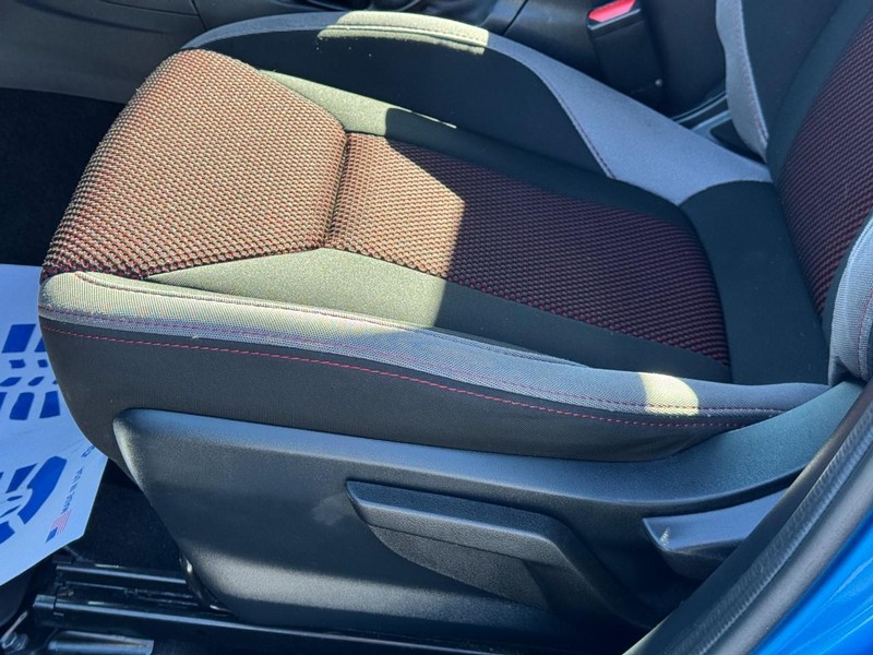 Subaru Impreza Vehicle Full-screen Gallery Image 23