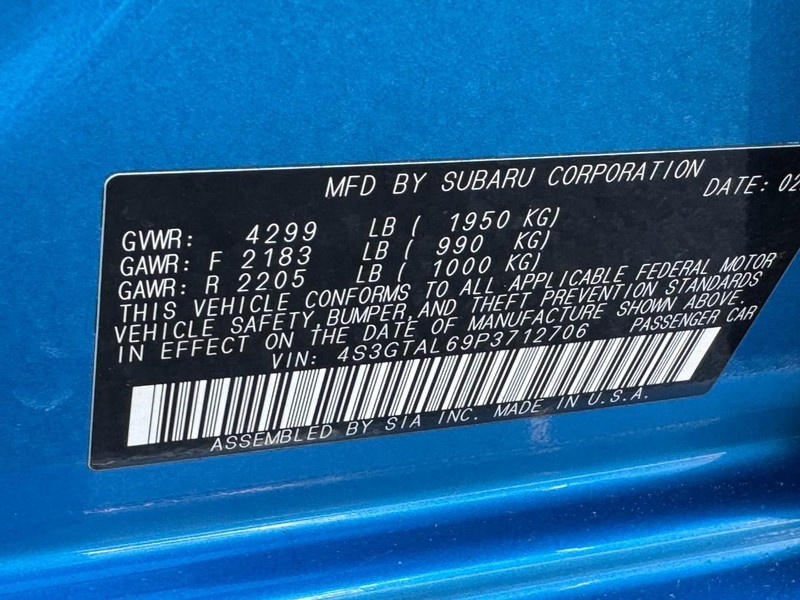 Subaru Impreza Vehicle Full-screen Gallery Image 24