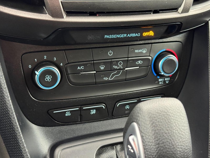 Ford Transit Connect Van Vehicle Full-screen Gallery Image 20