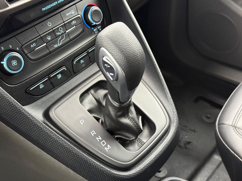 Ford Transit Connect Van Vehicle Full-screen Gallery Image 21