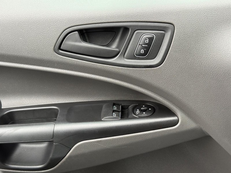 Ford Transit Connect Van Vehicle Full-screen Gallery Image 24