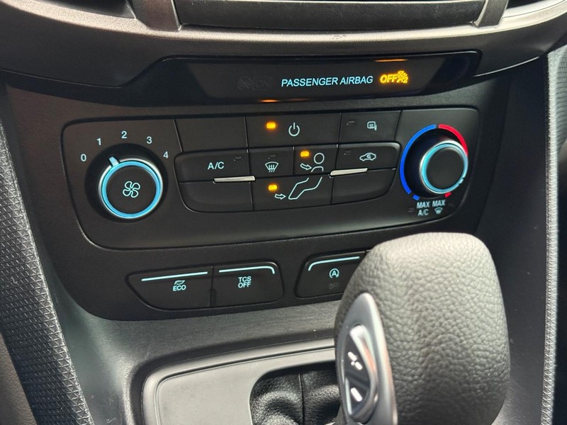 Ford Transit Connect Van Vehicle Full-screen Gallery Image 21