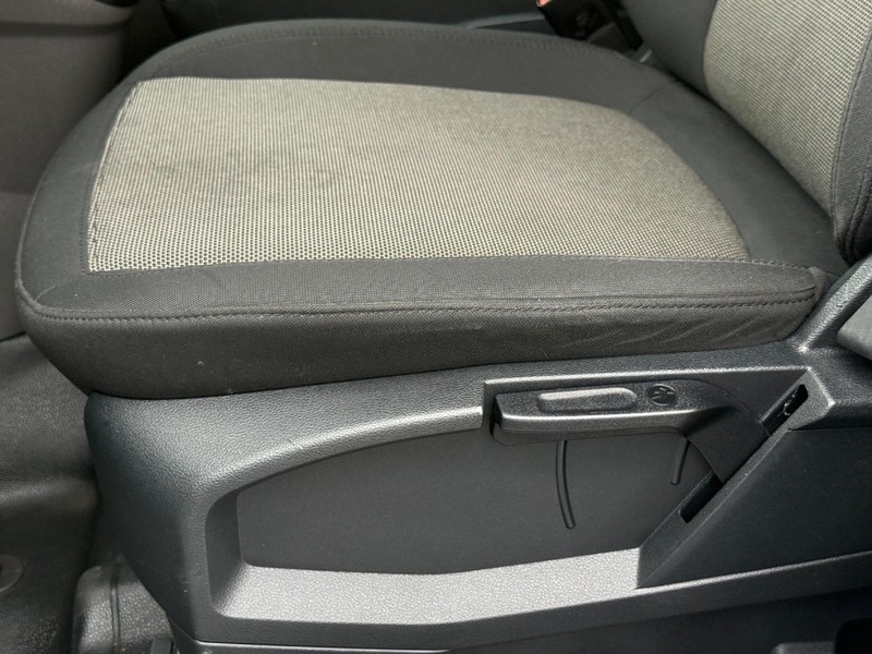 Ford Transit Connect Van Vehicle Full-screen Gallery Image 26