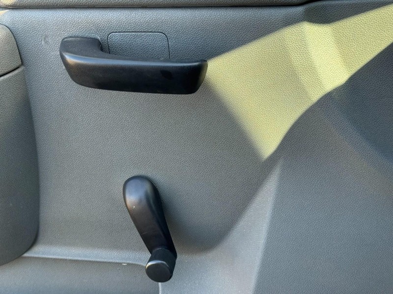 Chevrolet Silverado 2500HD Vehicle Full-screen Gallery Image 11