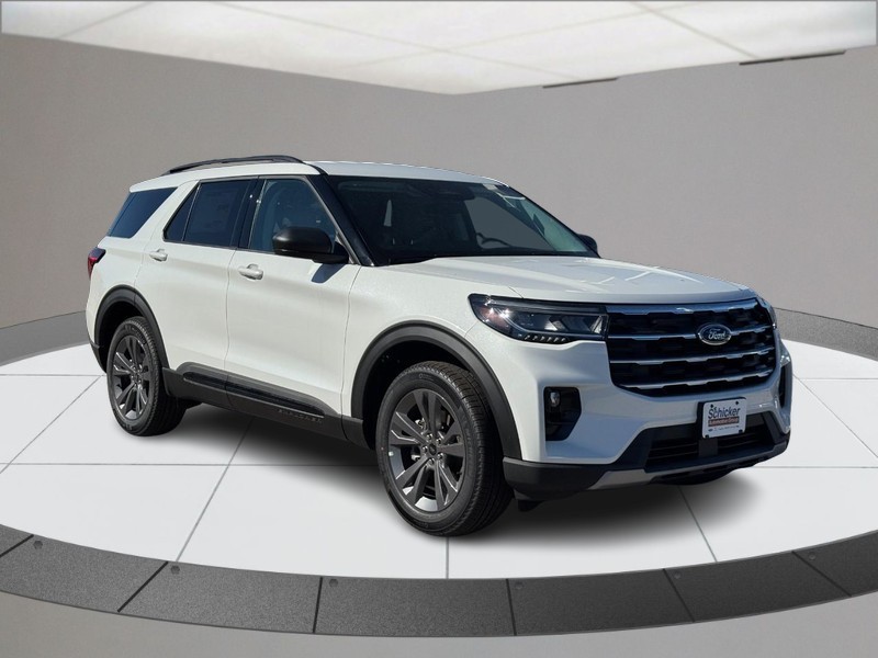 Ford Explorer Vehicle Full-screen Gallery Image 02